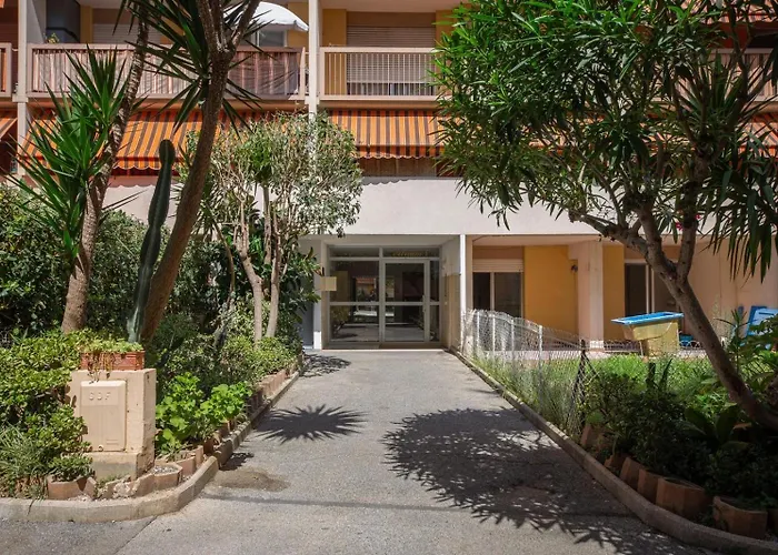 Bel Vue Proche De La Promenade Des *